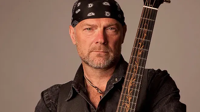 Les Stroud Single